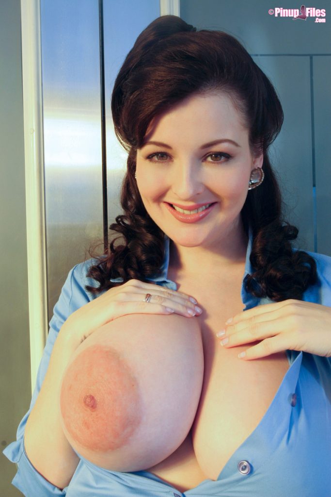 Lorna Morgen Posing For Pinup Files