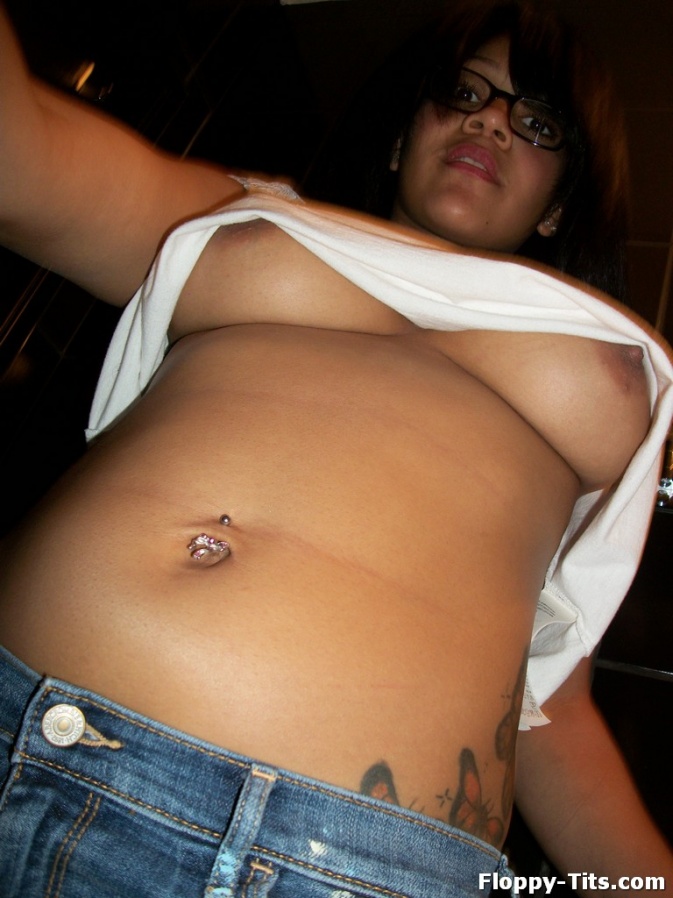 Busty Brunette Amateur Janet 001