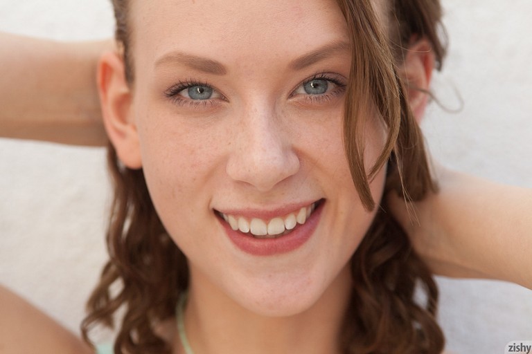 Free Photo Gallery Of Zishy Model Anya Amsel 002