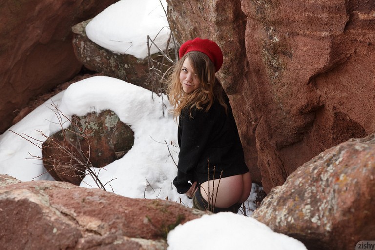 Hilary Craig Pulls Out Her Tits 002