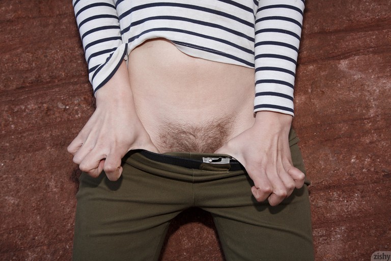 Hilary Craig Pulls Out Her Tits 012