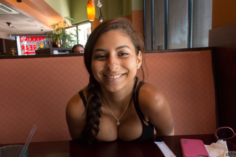 Nina North Exposing Her Wonderful Naturals 002