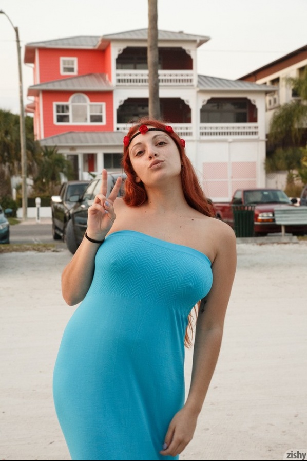 Zishy Model Gina Rosini In Florida 010